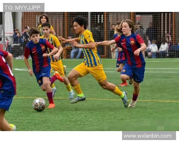 足球明星意外现身国内背后的故事与原因揭秘